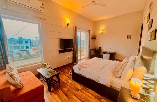 Jashpurnagar Hotel | The Sapphire Resort 1,2,3 bedrooms villas available in omaxe vrindavan - A Four Star Luxury Resort
