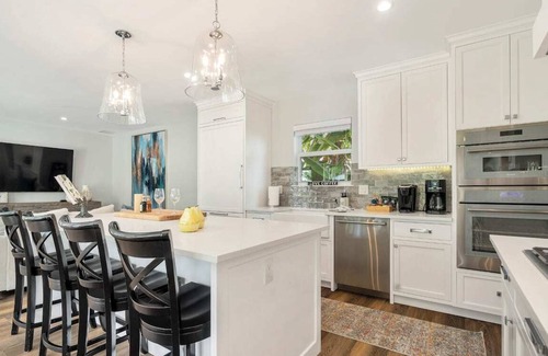 Southside Villa | The Sapphire Villa - LUX 5 Bed