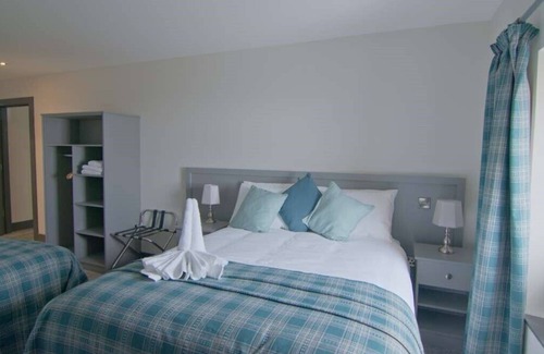 Woodstown House | The Saratoga Bar & Rooms