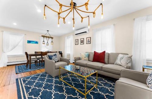 Stonington Apartment | The Seafarers Stay A Nautically Themed 3BR Flat in Stonington Borough