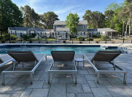 Eastham Hotel | The Seagrove Suites & Guest Rooms
