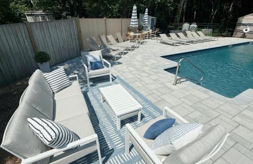 Eastham Hotel | The Seagrove Suites & Guest Rooms