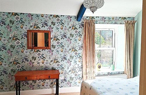 Shaldon House | The Secret Well
