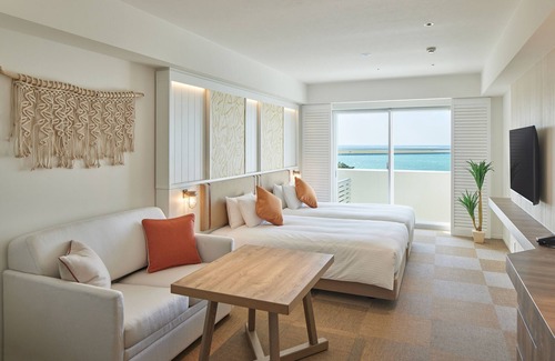 Tomigusuku Hotel | THE SENAGAJIMA STORY LINE