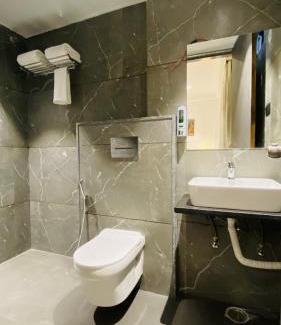 Omkareshwar Hotel | The Shankara View