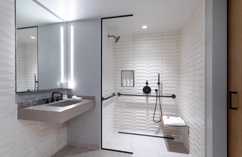 Lucerne - Higuera Hotel | The Shay Hotel