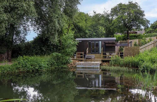 Thorpe House | The Shepherds Hut at Bridge Lake Farm & Fishery
