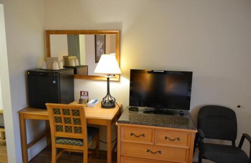 Alexandria Bay Hotel | The Ship Motel