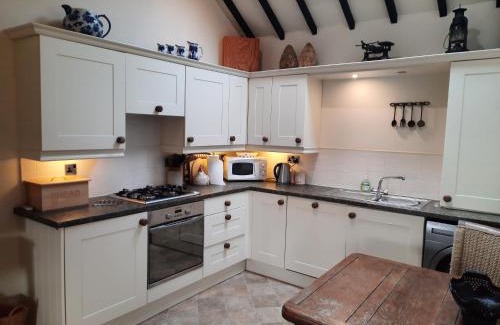 Pentraeth House | The Shippon, Parc yr Odyn, Pentraeth, Anglesey LL75 8UL