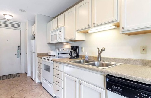 Acme Condo | The Shores Lakeside Condo Unit 5677