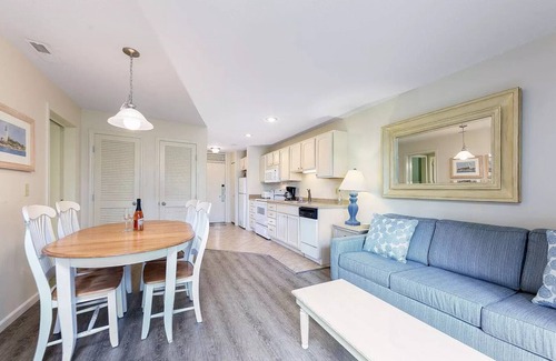 Acme Condo | The Shores Lakeside Condo Unit 5677