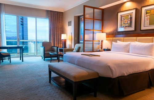 Las Vegas Hotel | The Signature at MGM Grand (All Suites)