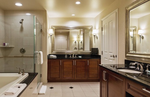 Las Vegas Hotel | The Signature at MGM Grand (All Suites)