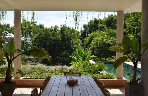 Banjartegehe Villa | The Sinaba Orchard's Pondhouse