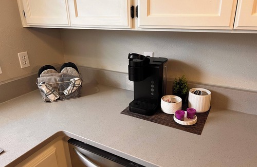 Sunnyslope Condo | The Skyline Suite in South Salem