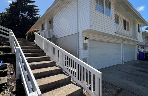 Sunnyslope Condo | The Skyline Suite in South Salem