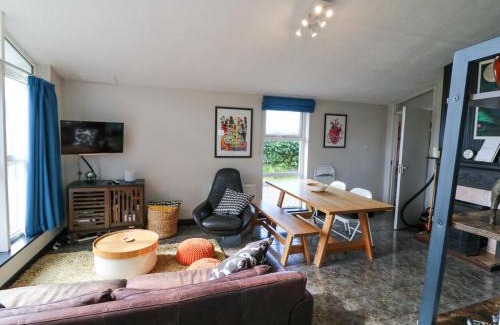 Bothar Bui House | The Sleepy Shell