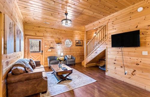 Pigeon Forge House | The Sly Fox - Recently Updated/Ideal PF Location