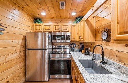 Pigeon Forge House | The Sly Fox - Recently Updated/Ideal PF Location
