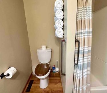 Two Rivers House | The Smiling Bear Cabin