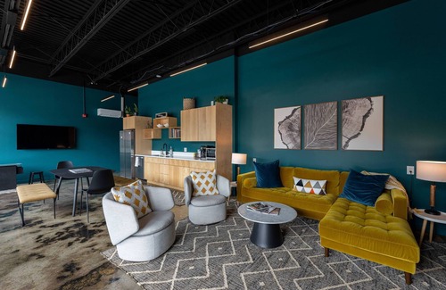 Damascus Hotel | The Speckled Trout Outpost