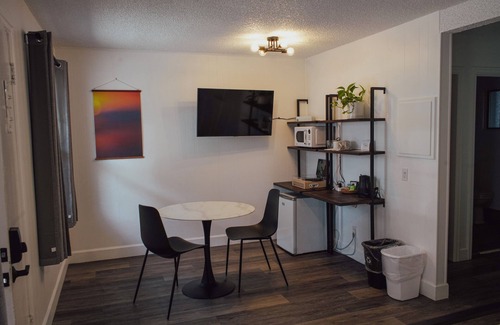 Manzanita Hotel | The Spinn