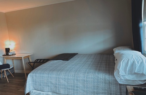 Yellow Springs Hotel | The Springs Motel