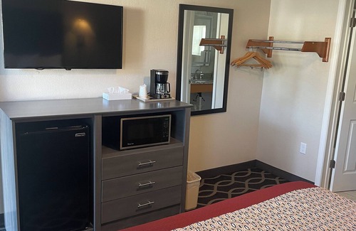 Etna Hotel | The Springwater Inn