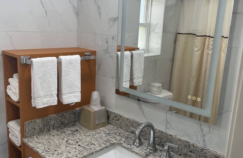 Etna Hotel | The Springwater Inn
