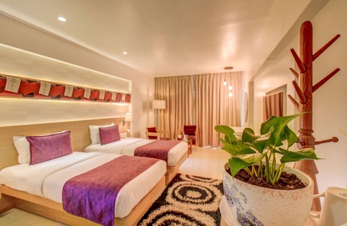 Nashik Hotel | The SSK Solitaire Hotel & Banquets