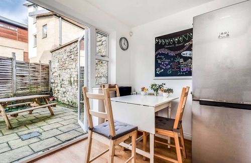 Oxford House | The St Clements Townhouse 3 Bedroom Bijou Central