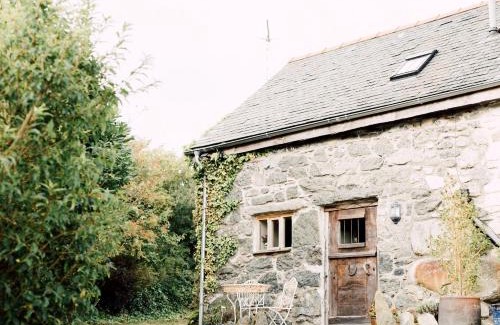 Cwmtirmynach Apartment | The Stable at Ty Beic