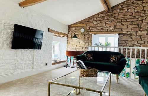 Monmouth House | The Stables - Luxury Holiday Cottage