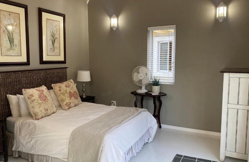 Howick House | The Stables on Drew Avenue
