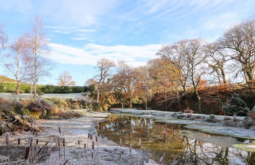 Machynlleth Cabin | THE STABLES, romantic, character holiday cottage in Machynlleth
