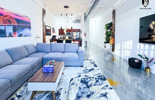 Downtown Memphis Apartment | The Stallion