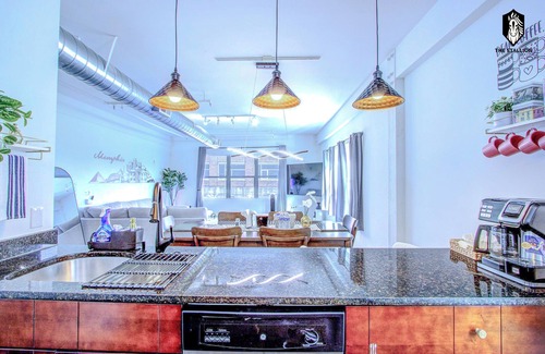 Downtown Memphis Apartment | The Stallion