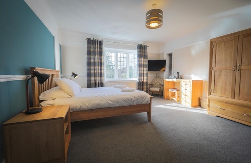 Lingfield Hotel | The Star Inn