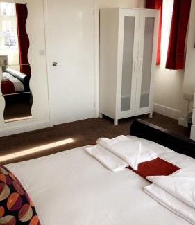 Beeston House | The Star Inn