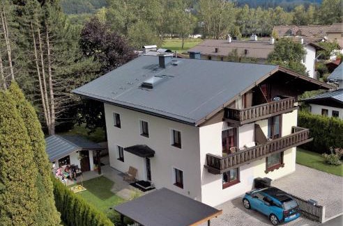 Schuttdorf House | The Steinbock Lodge with garden and bbq