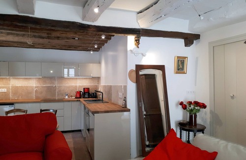 Flavigny-sur-Ozerain Cottage | THE STONE HOUSE - COMFORTABLE CHARMING HOUSE FROM THE 15TH CENTURY