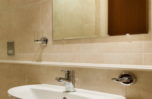 Roybridge Hotel | The Stronlossit Inn