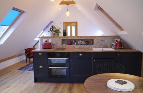 Washbourne Apartment | The Studio @ Bridge Cottage