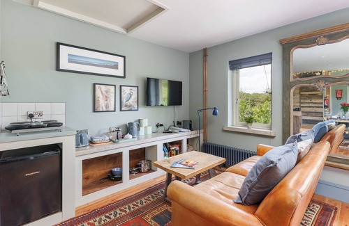 Nettlestone Apartment | The Studio - The Little Dairy Park Farm - Isle of