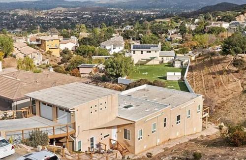 Thousand Oaks Apartment | The Surf Retreat