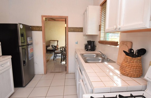 Dunmore Town Apartment | The Sugar Apple Lodging