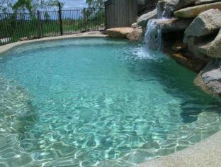 Atherton Bed & Breakfast | The Summit Bed & Breakfast
