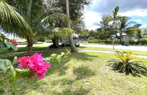 North Miami Beach Villa | The Sun Gardens Villa