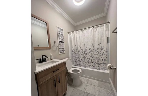 Creedmoor House | The Sunflower