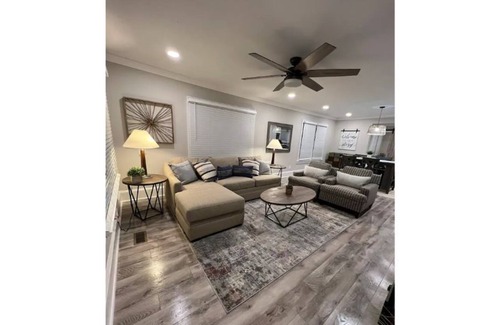 Creedmoor House | The Sunflower